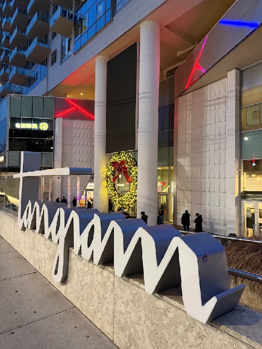 Tangram Plaza